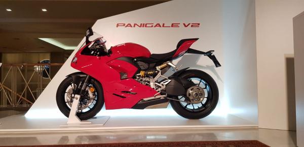 ducati panigale V2 Visordown