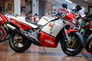 yamaha-rd500lc-26311aea5e9a.jpg